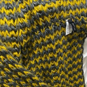 Apt 9 yellow & grey knit scarf
